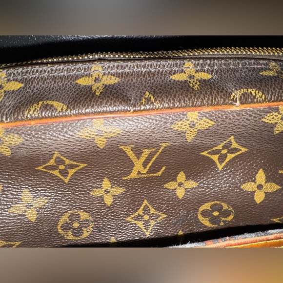 Louis Vuitton Vintage Monogram Trocadero 27 Crossbody Made in USA with COA - Picture 8 of 16